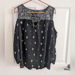 Lucky Brand Boho Top Black Cold Shoulder V-Neck size M